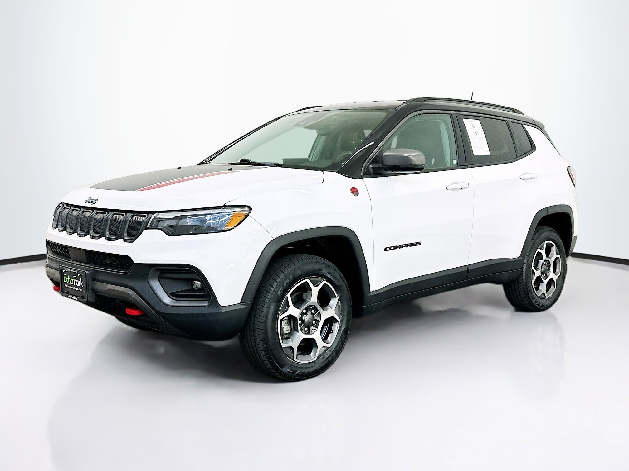 Used 2022 Jeep Compass Trailhawk w/ Trailhawk Elite Group AWD/4WD image 3