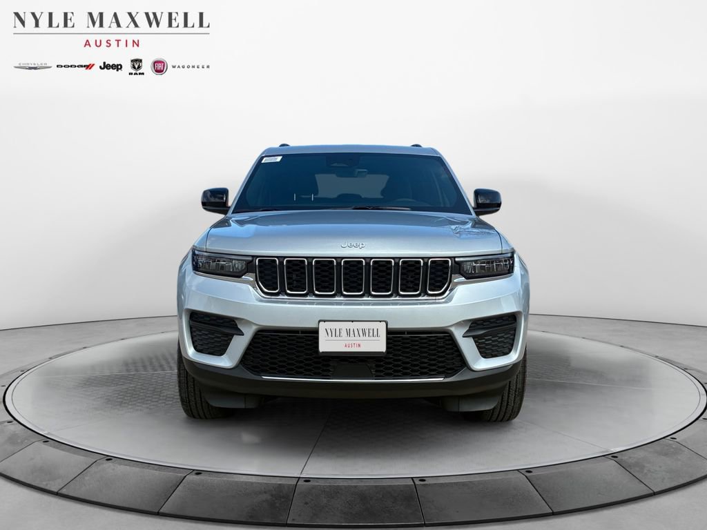 New 2025 Jeep Grand Cherokee Laredo w/ MOPAR Finishing Package RWD image 17