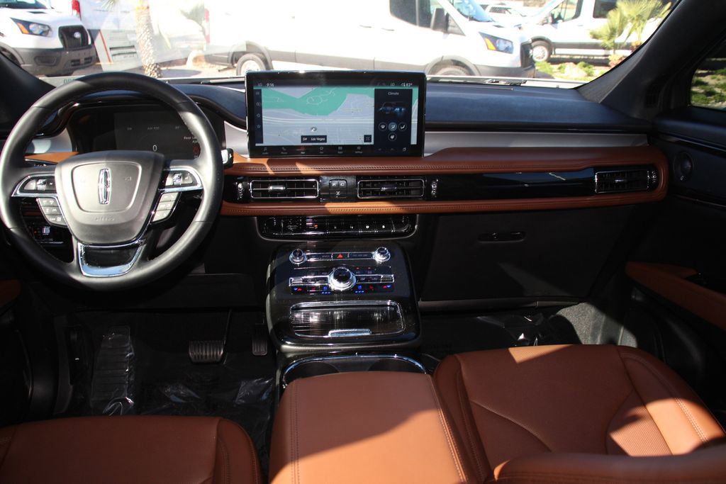 Certified 2023 Lincoln Nautilus Reserve FWD image 13