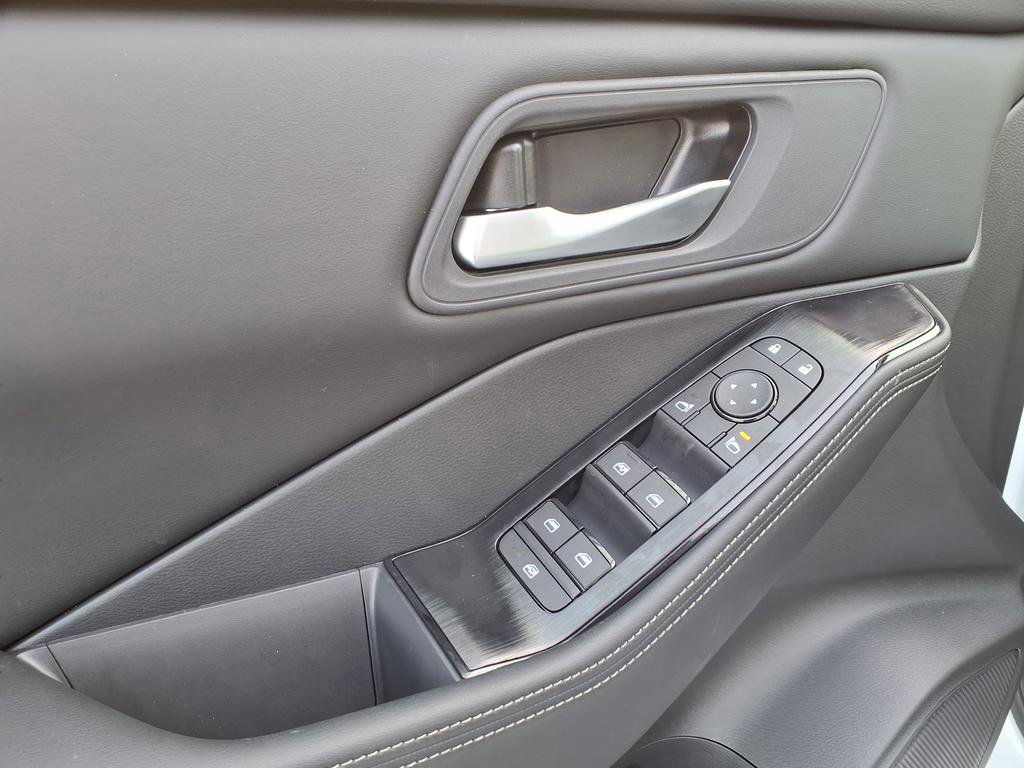 New 2026 Nissan Rogue SV w/ Cold Weather Package image 38