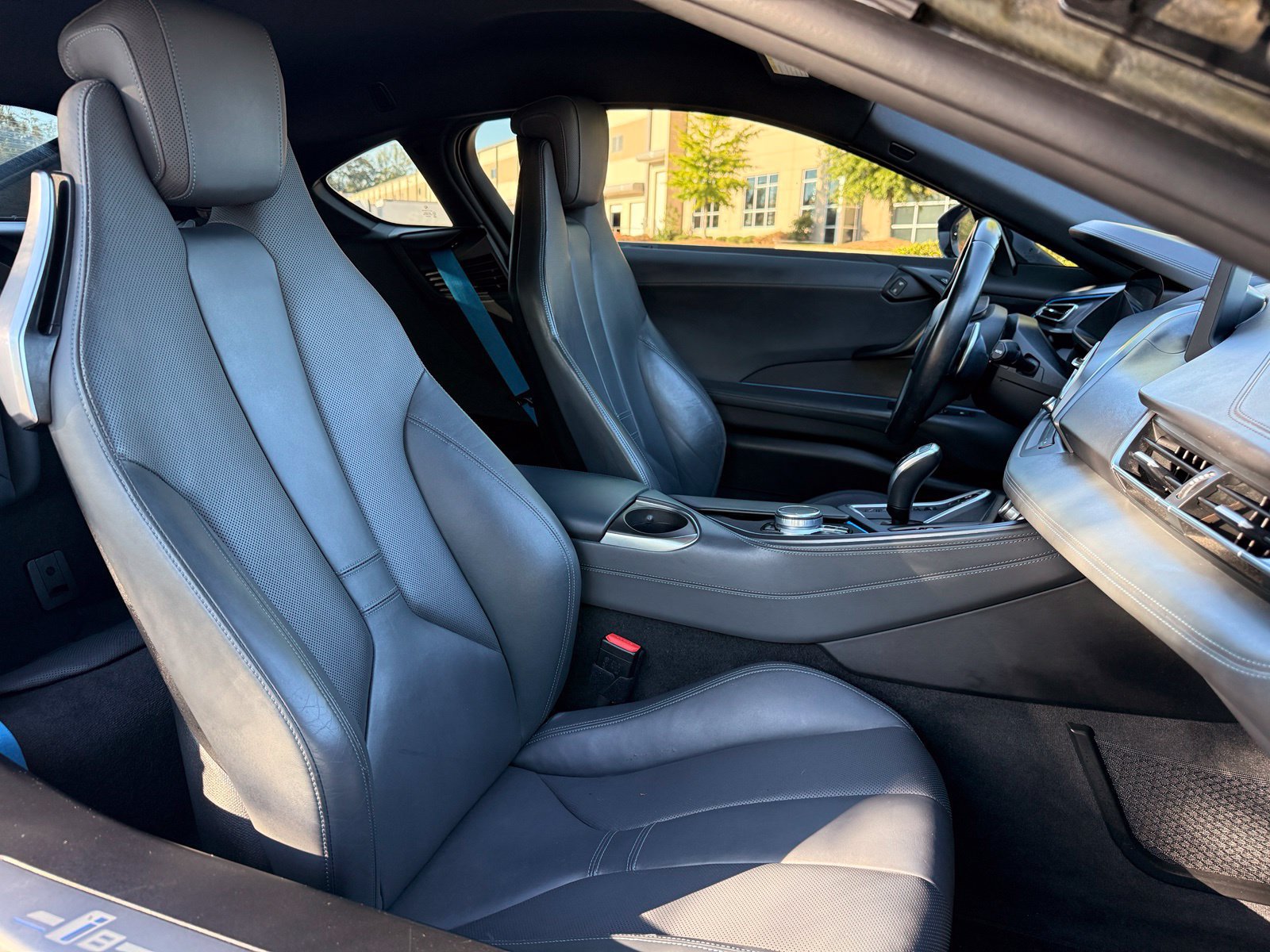 Used 2017 BMW i8 AWD/4WD image 37