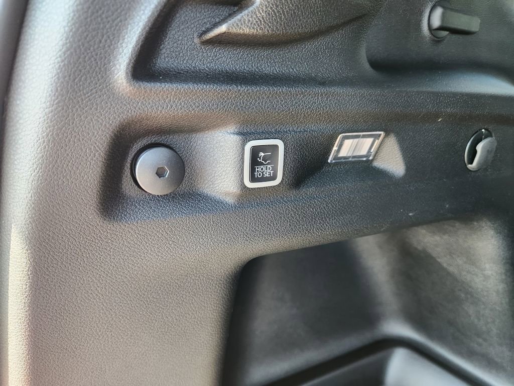 Used 2024 Jeep Grand Cherokee L Altitude image 17