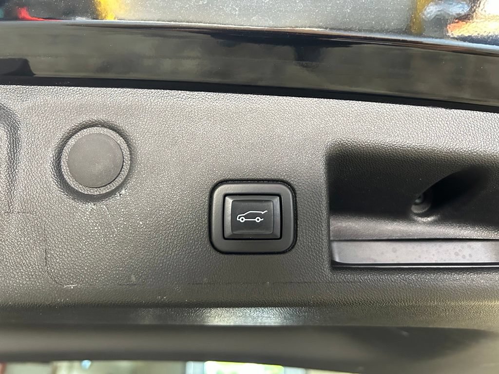 Used 2022 Chevrolet Equinox LT FWD image 11