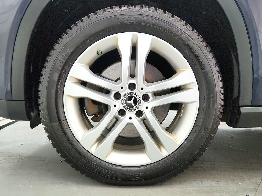Used 2018 Mercedes-Benz GLA 250 4MATIC w/ Premium Package image 34