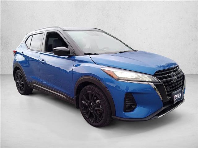 Used 2023 Nissan Kicks SR w/ SR Premium Package FWD image 3