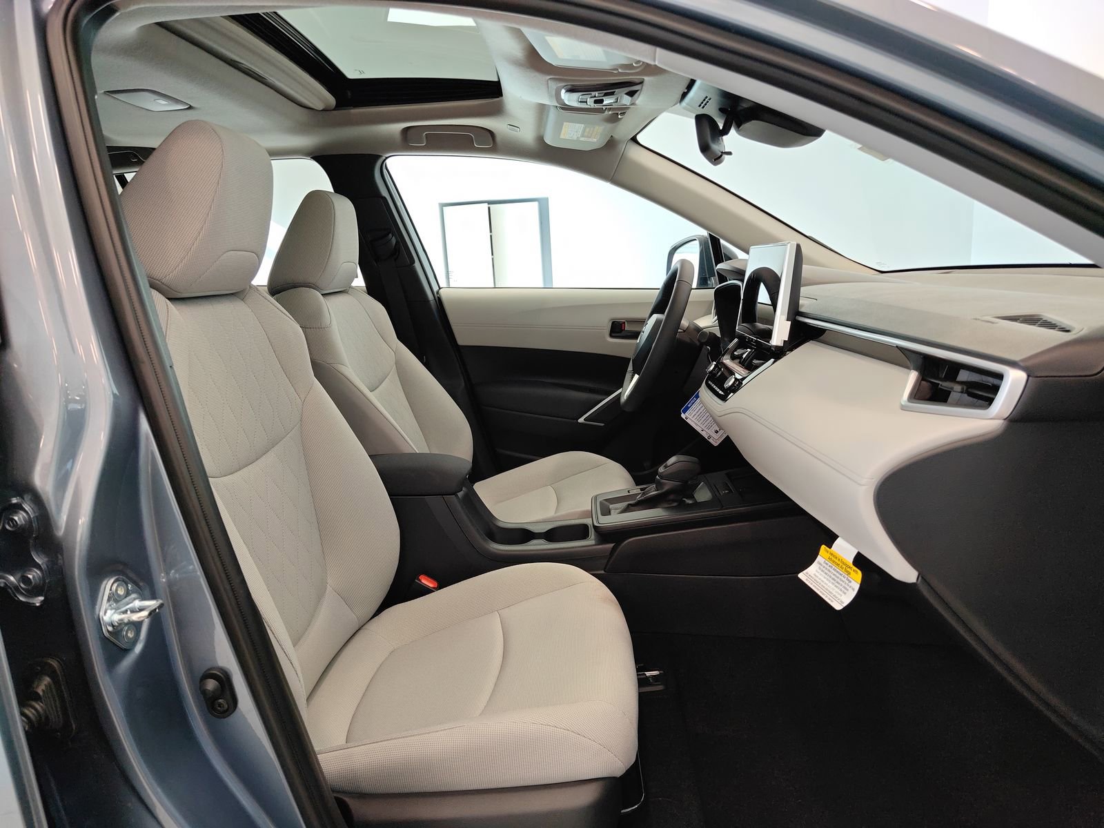 New 2026 Toyota Corolla Cross LE w/ Moonroof Package image 15