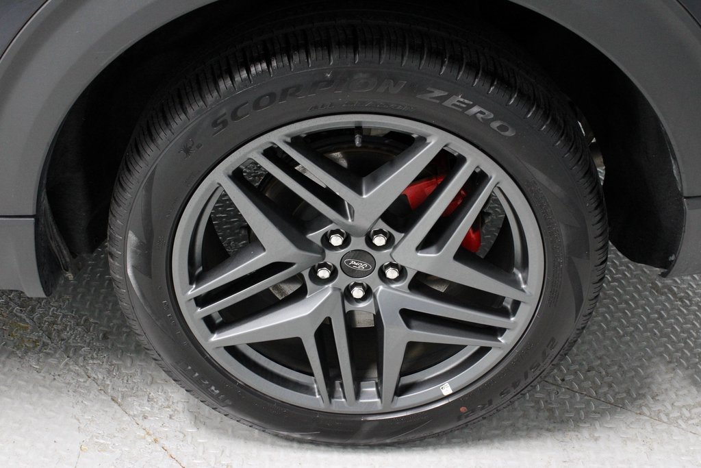 Certified 2025 Ford Explorer ST-Line w/ ST-Line Street Pack image 19