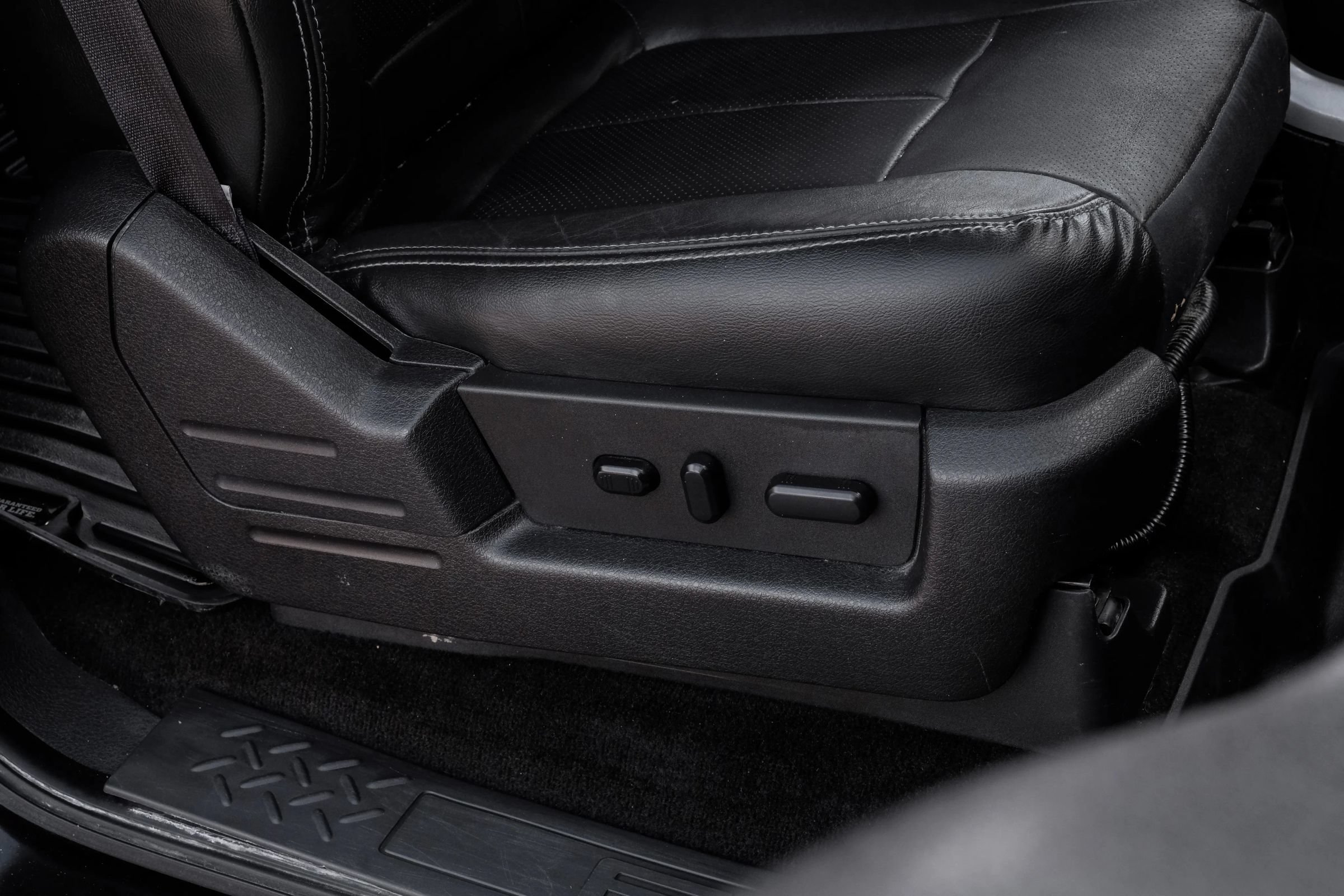 Used 2014 Ford F150 FX4 w/ Equipment Group 402A Luxury AWD/4WD image 39