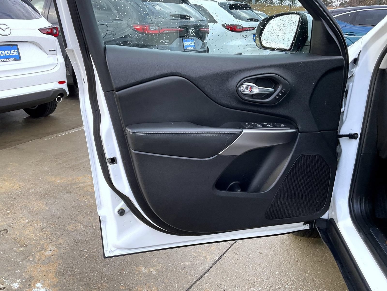 Used 2020 Jeep Cherokee Limited AWD/4WD image 10