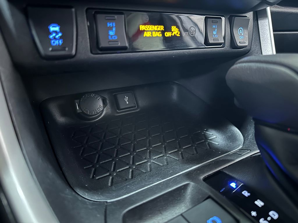 Used 2022 Toyota RAV4 XLE image 29