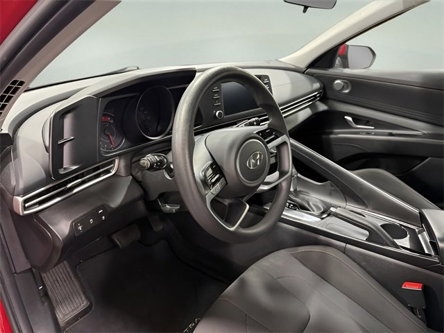 Used 2023 Hyundai Elantra SE image 10