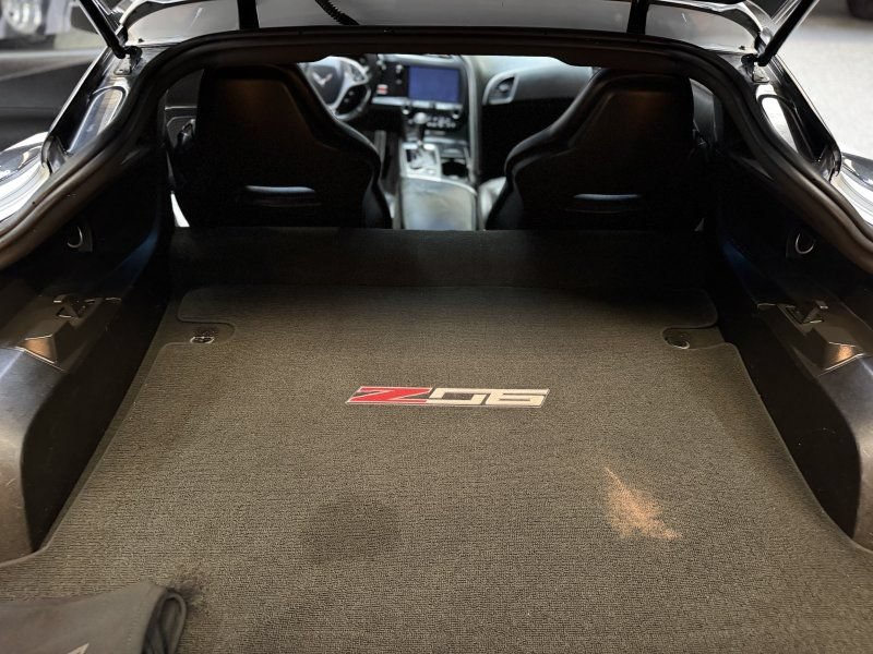 Used 2017 Chevrolet Corvette Z06 w/ Z07 Performance Package RWD image 11