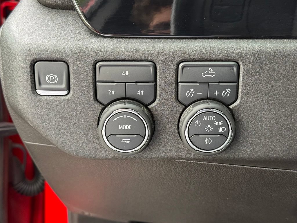 Used 2025 Chevrolet Silverado 2500 LT w/ Convenience Package AWD/4WD image 20
