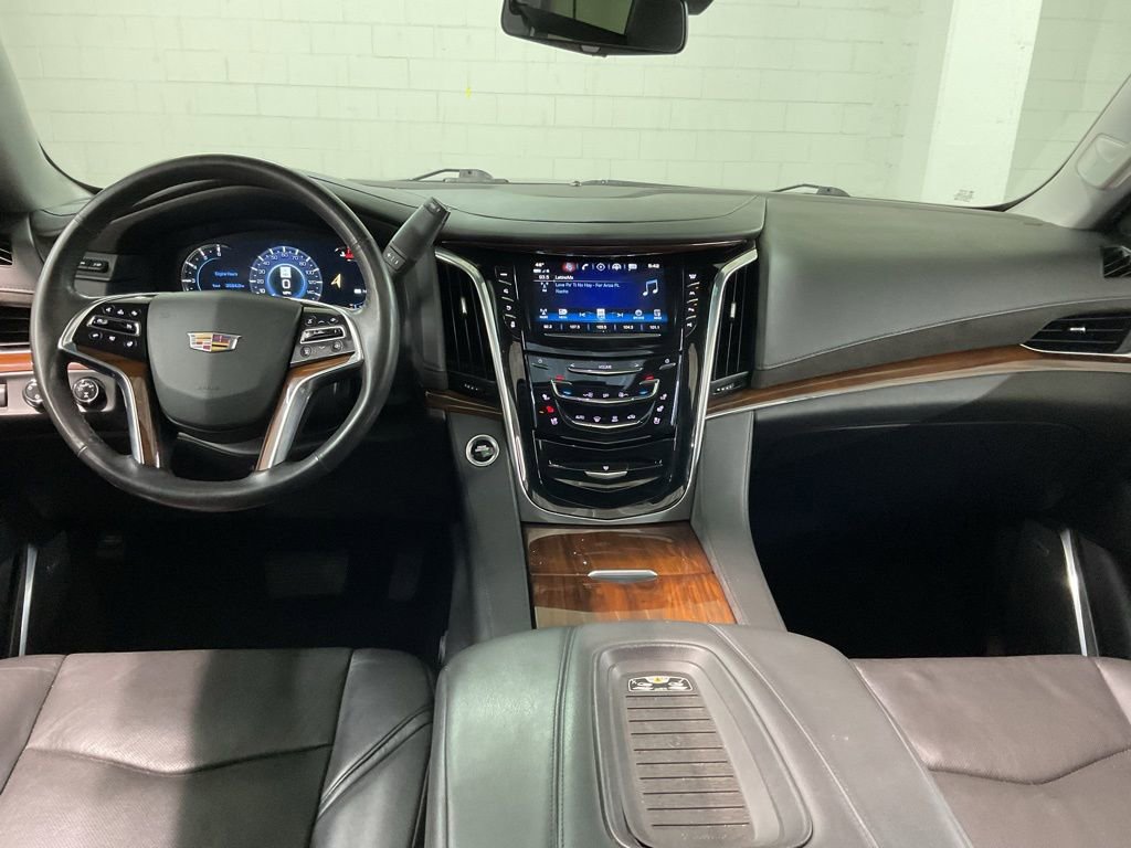 Used 2019 Cadillac Escalade Luxury image 6