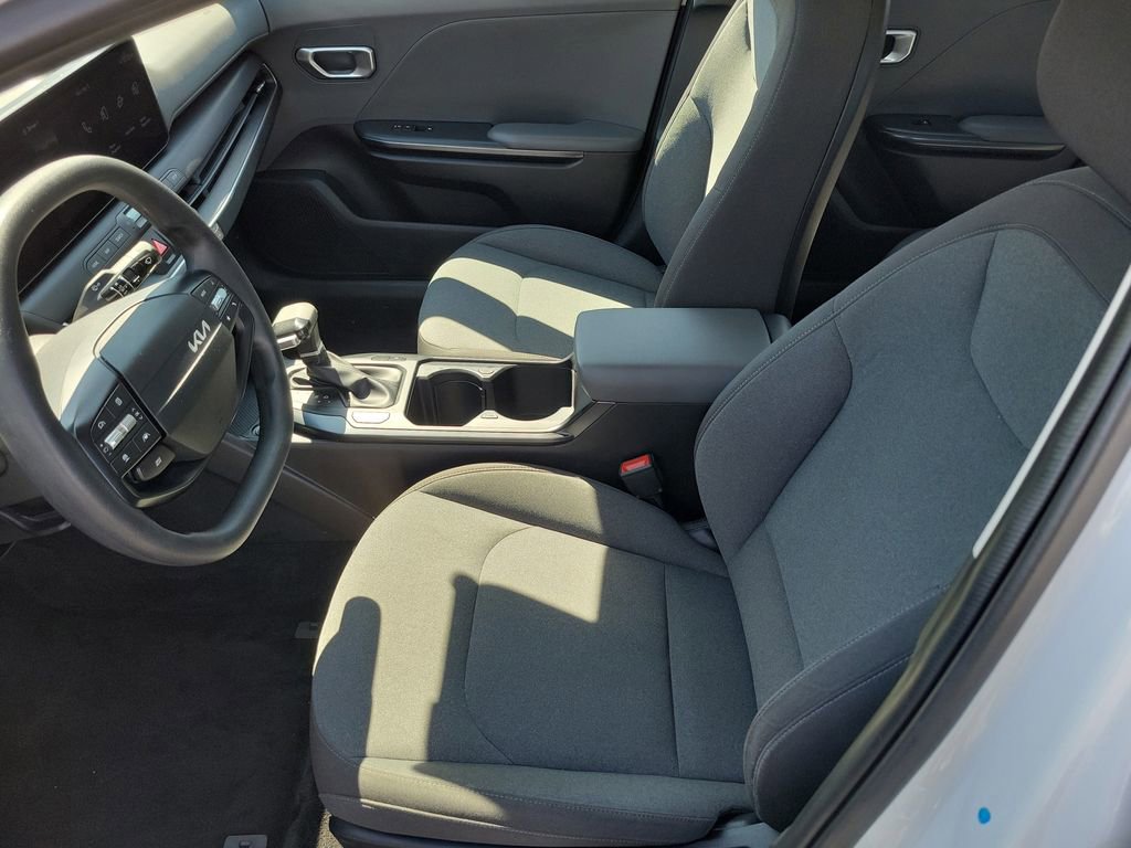 Used 2025 Kia K4 FWD image 17