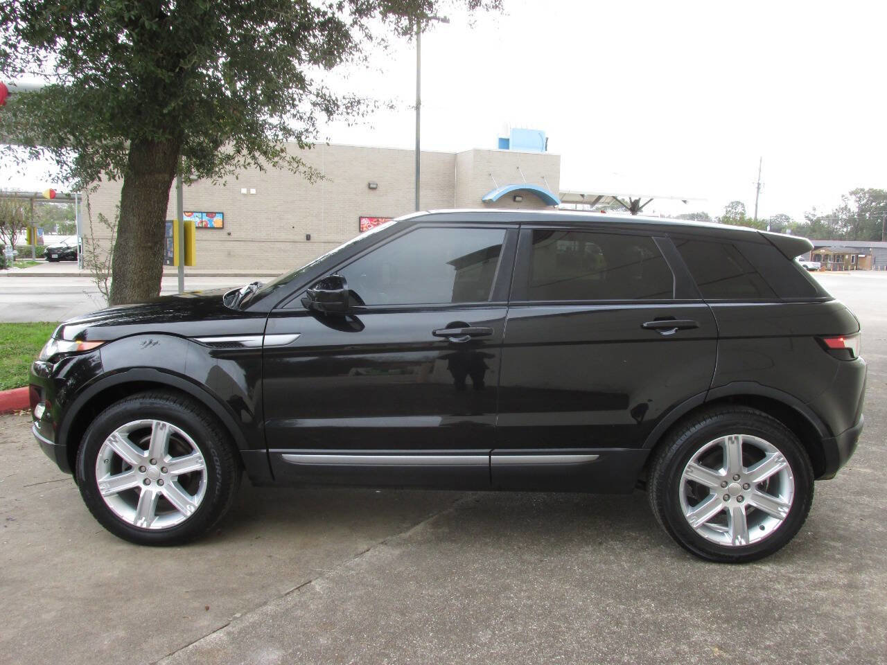 Used 2014 Land Rover Range Rover Evoque Pure Plus image 4