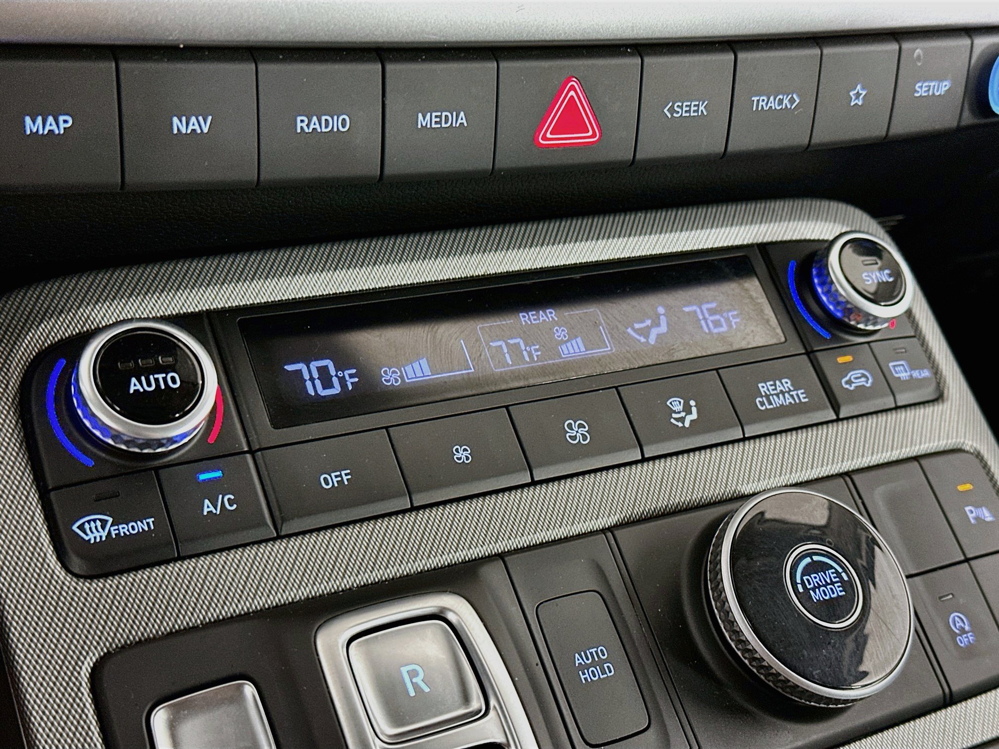 Used 2025 Hyundai Palisade SEL FWD image 24
