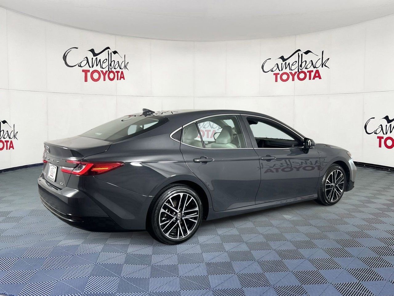 Used 2025 Toyota Camry XLE image 7