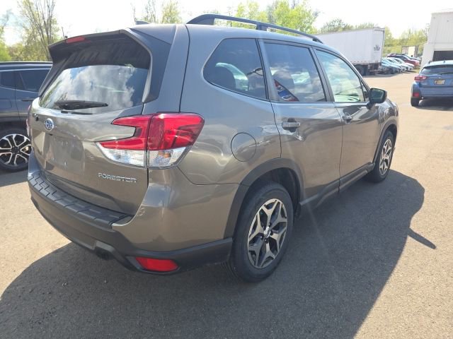 Used 2020 Subaru Forester Premium AWD/4WD image 4
