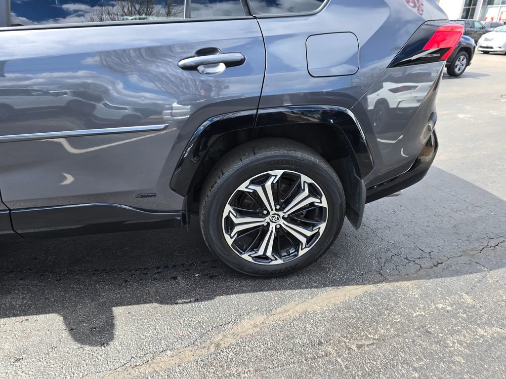 Used 2023 Toyota RAV4 XSE w/ Weather Package AWD/4WD image 4