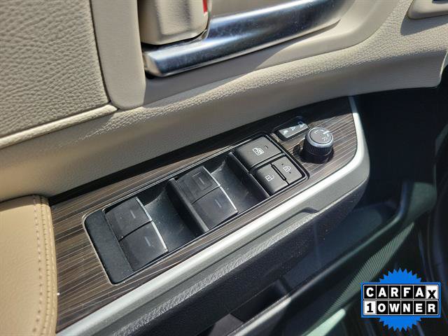 Used 2023 Toyota Sienna Limited FWD image 16