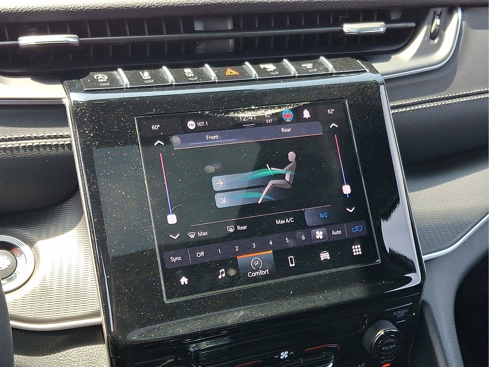 Used 2025 Jeep Grand Cherokee L Laredo AWD/4WD image 15