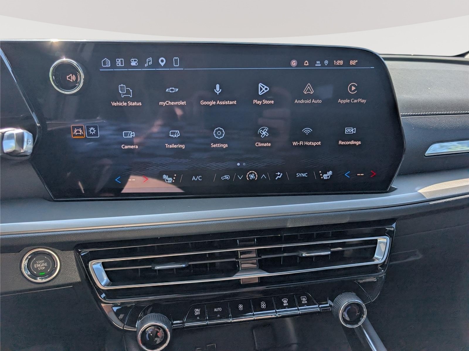 New 2027 Chevrolet Traverse LT w/ Midnight/Sport Edition FWD image 25