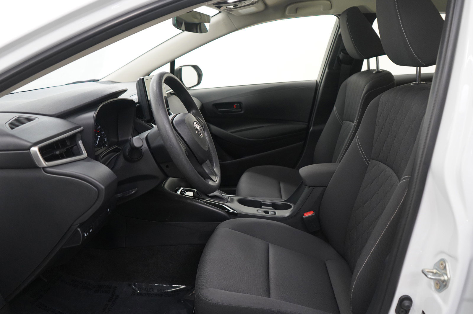 Used 2025 Toyota Corolla LE image 14