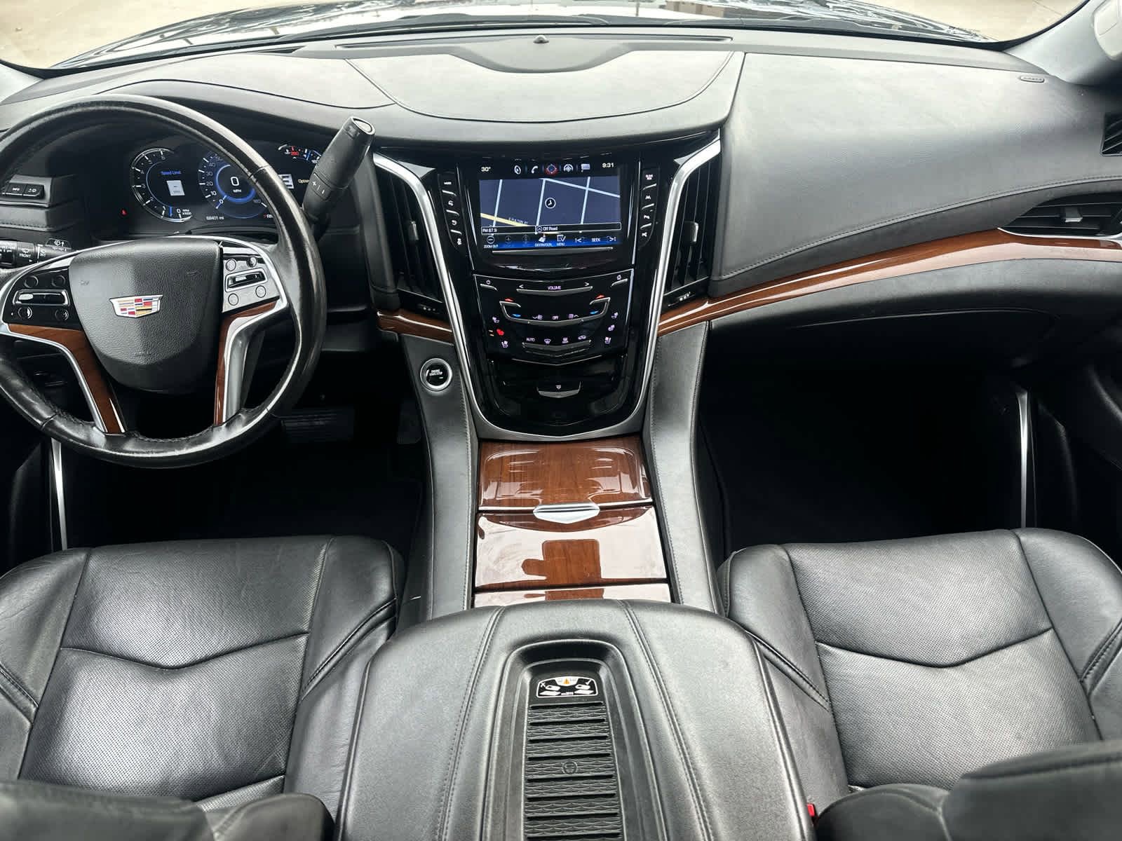Used 2020 Cadillac Escalade ESV Premium Luxury image 35
