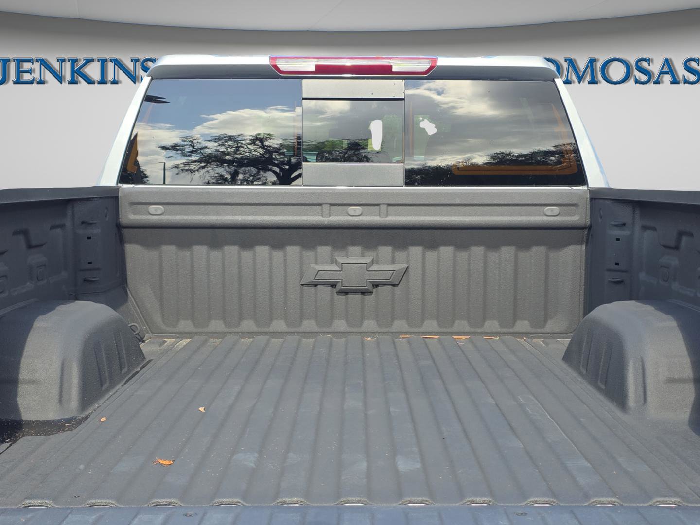 Used 2025 Chevrolet Silverado 1500 LT w/ Z71 Off-Road Package image 12