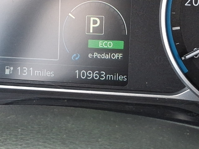 Used 2025 Nissan Leaf S FWD image 6