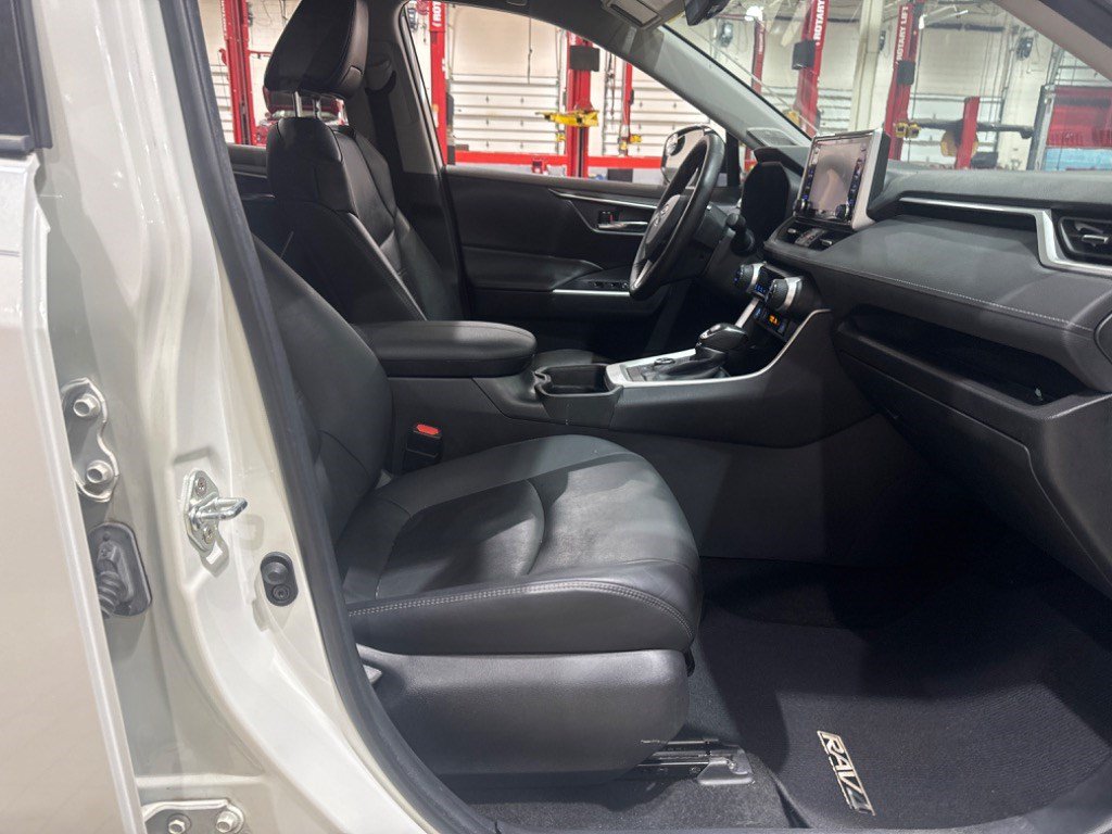 Used 2021 Toyota RAV4 XLE Premium AWD/4WD image 13