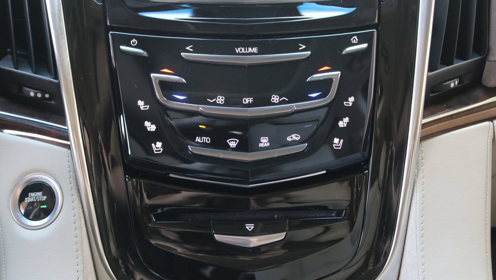 Used 2016 Cadillac Escalade Luxury AWD/4WD image 27