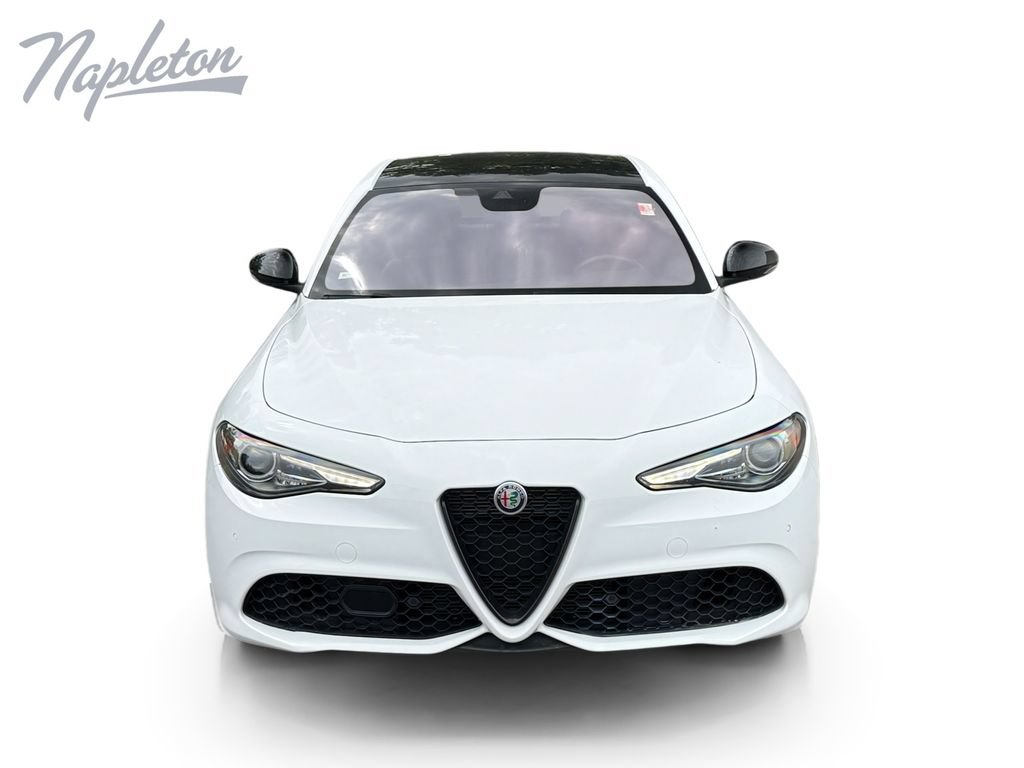 Used 2022 Alfa Romeo Giulia Veloce AWD/4WD image 9