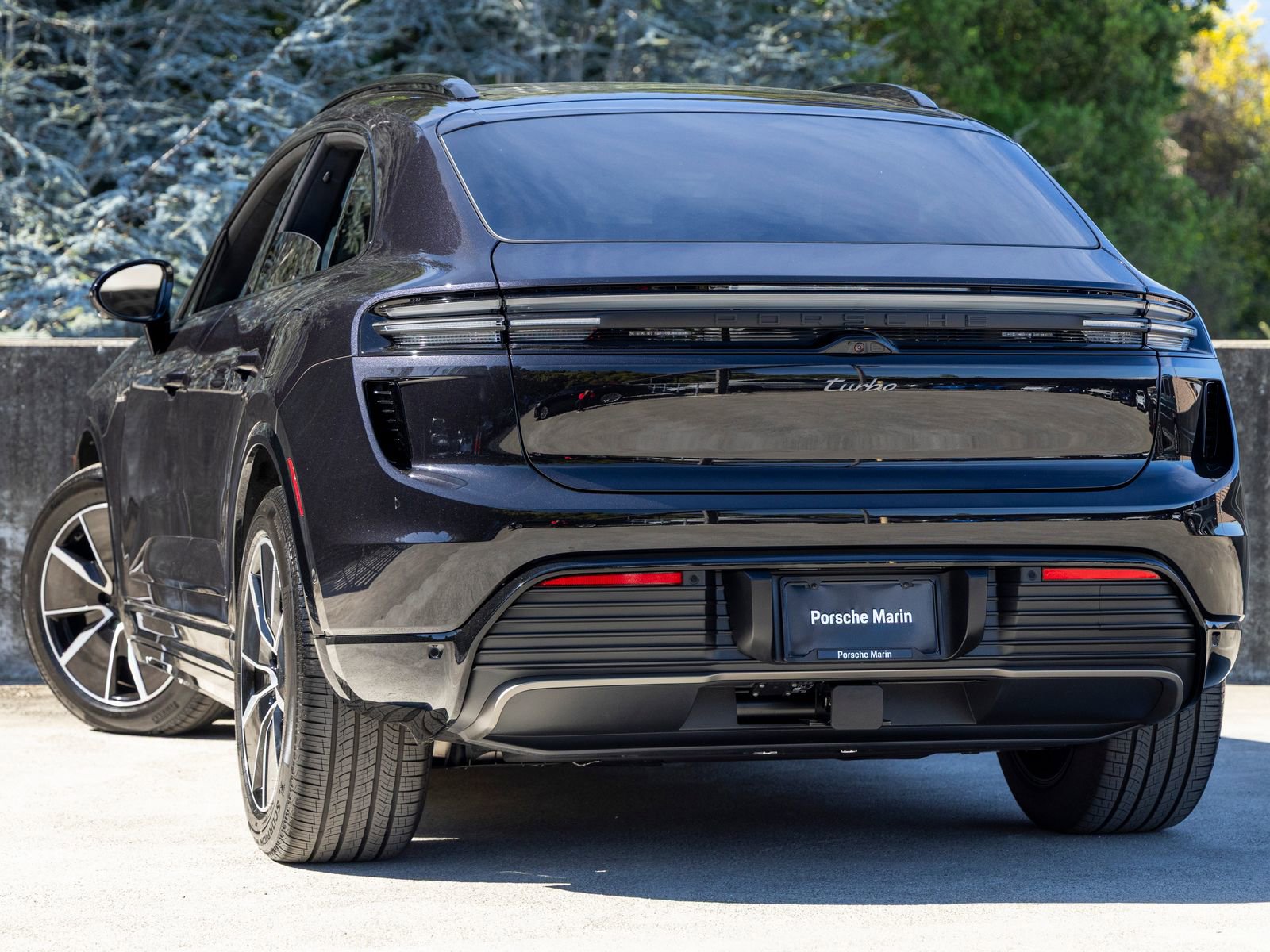 New 2026 Porsche Macan Turbo Electric image 3