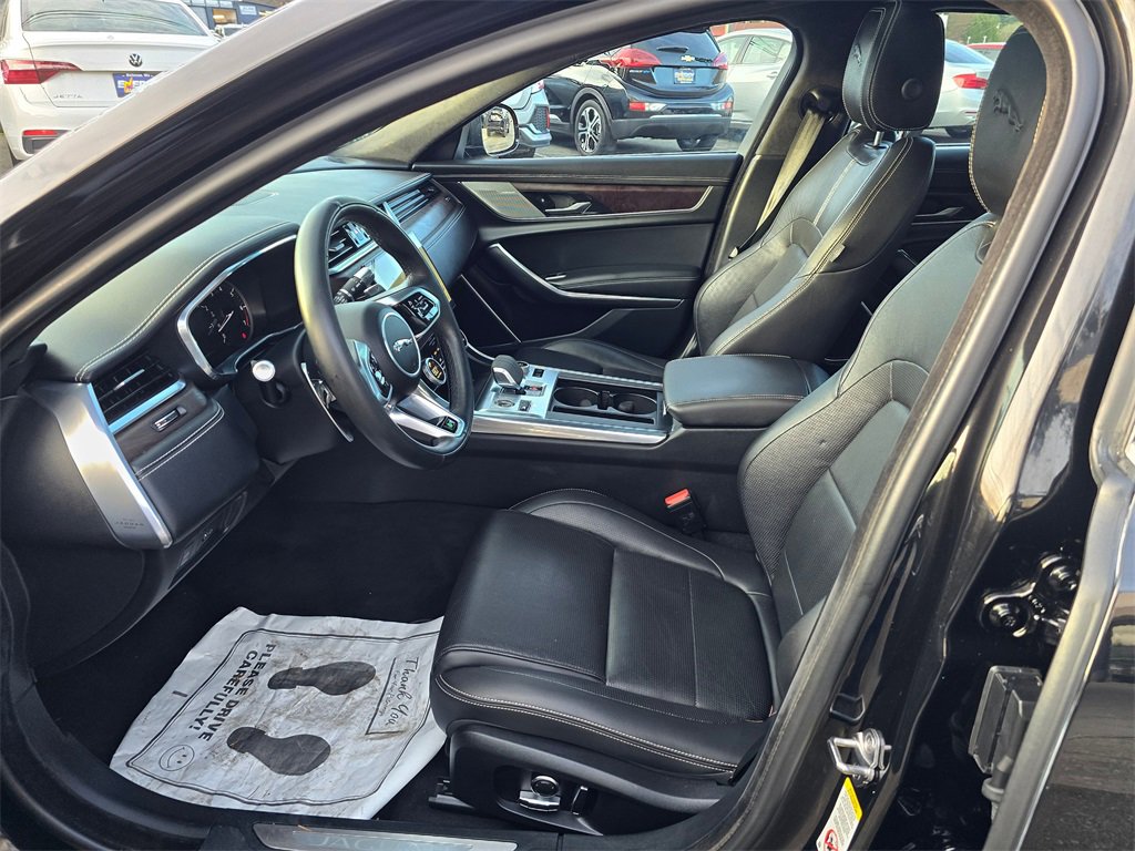 Used 2022 Jaguar XF R-Dynamic SE image 23