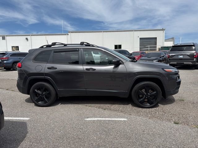 Used 2017 Jeep Cherokee Sport image 20