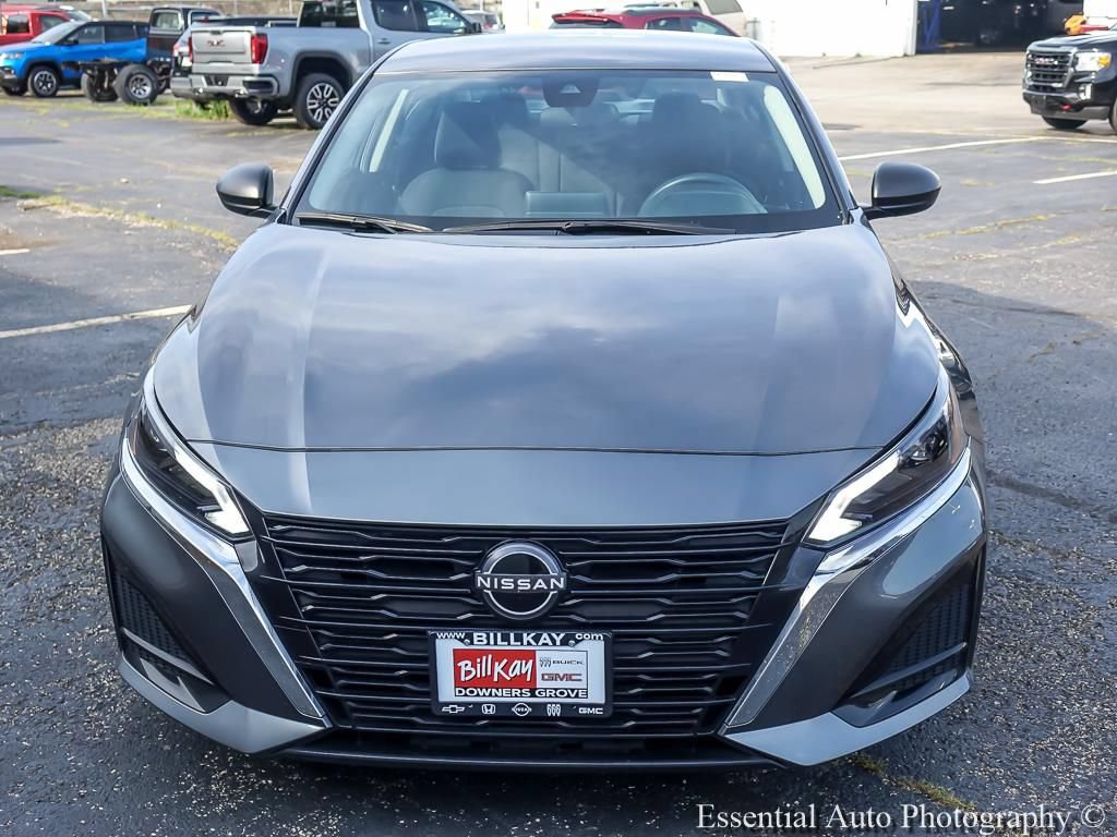 Used 2025 Nissan Altima 2.5 SV FWD image 6