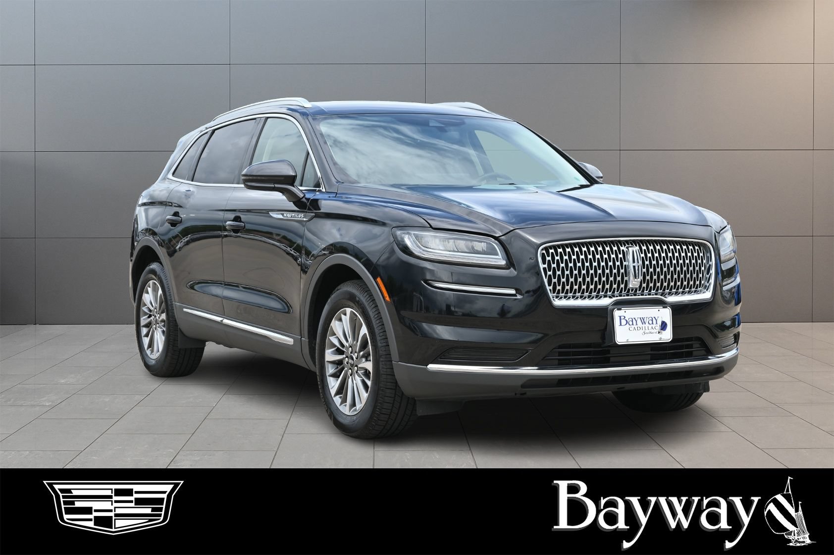 Used 2023 Lincoln Nautilus FWD w/ Premium Package image 4