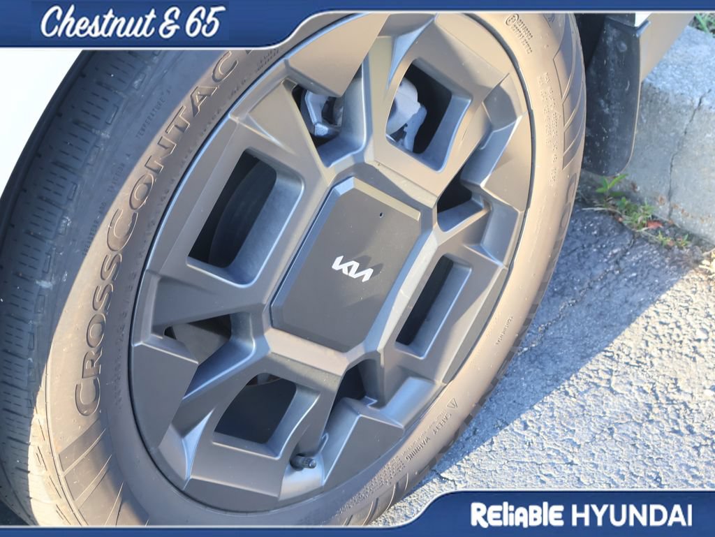 Used 2025 Kia Carnival SX FWD image 25