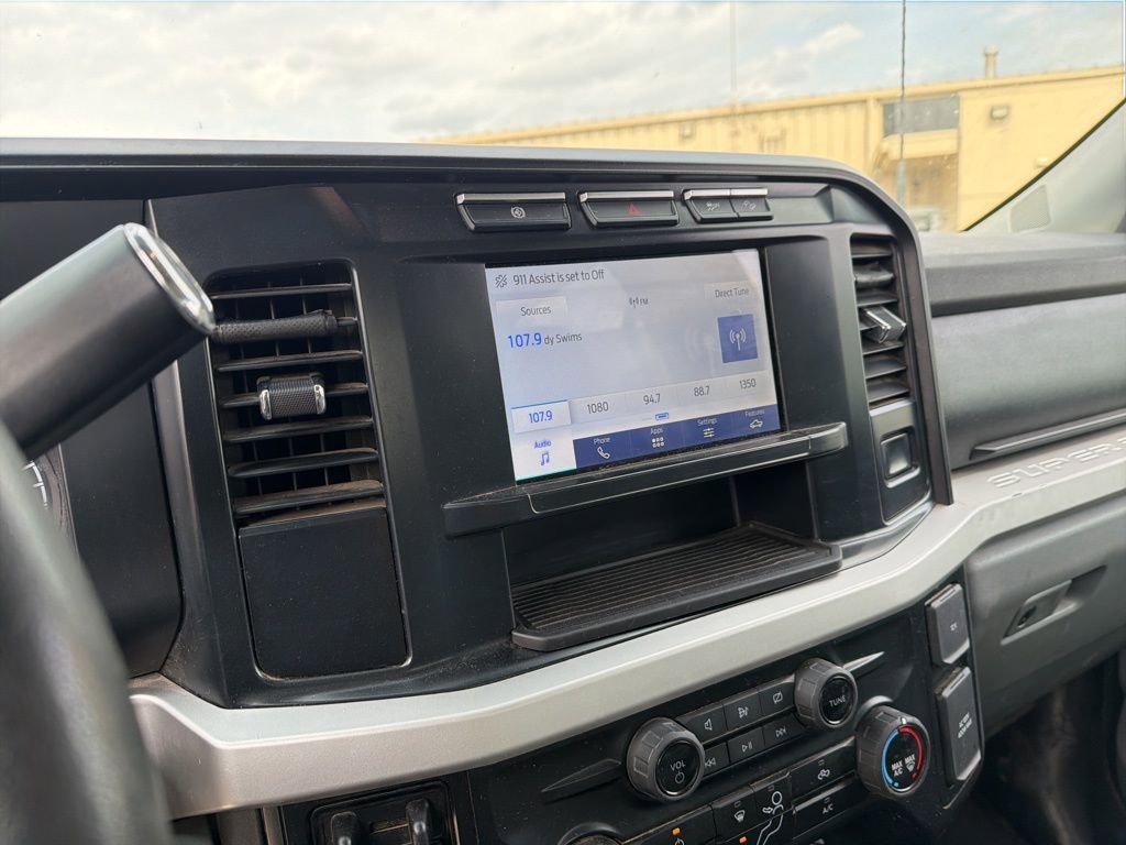 Used 2024 Ford F350 XLT AWD/4WD image 3