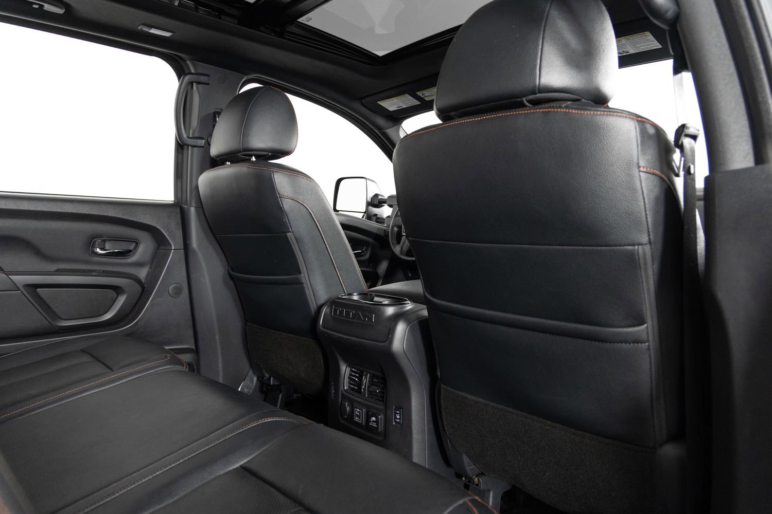 Used 2021 Nissan Titan PRO-4X w/ Pro-4x Convenience Package image 22