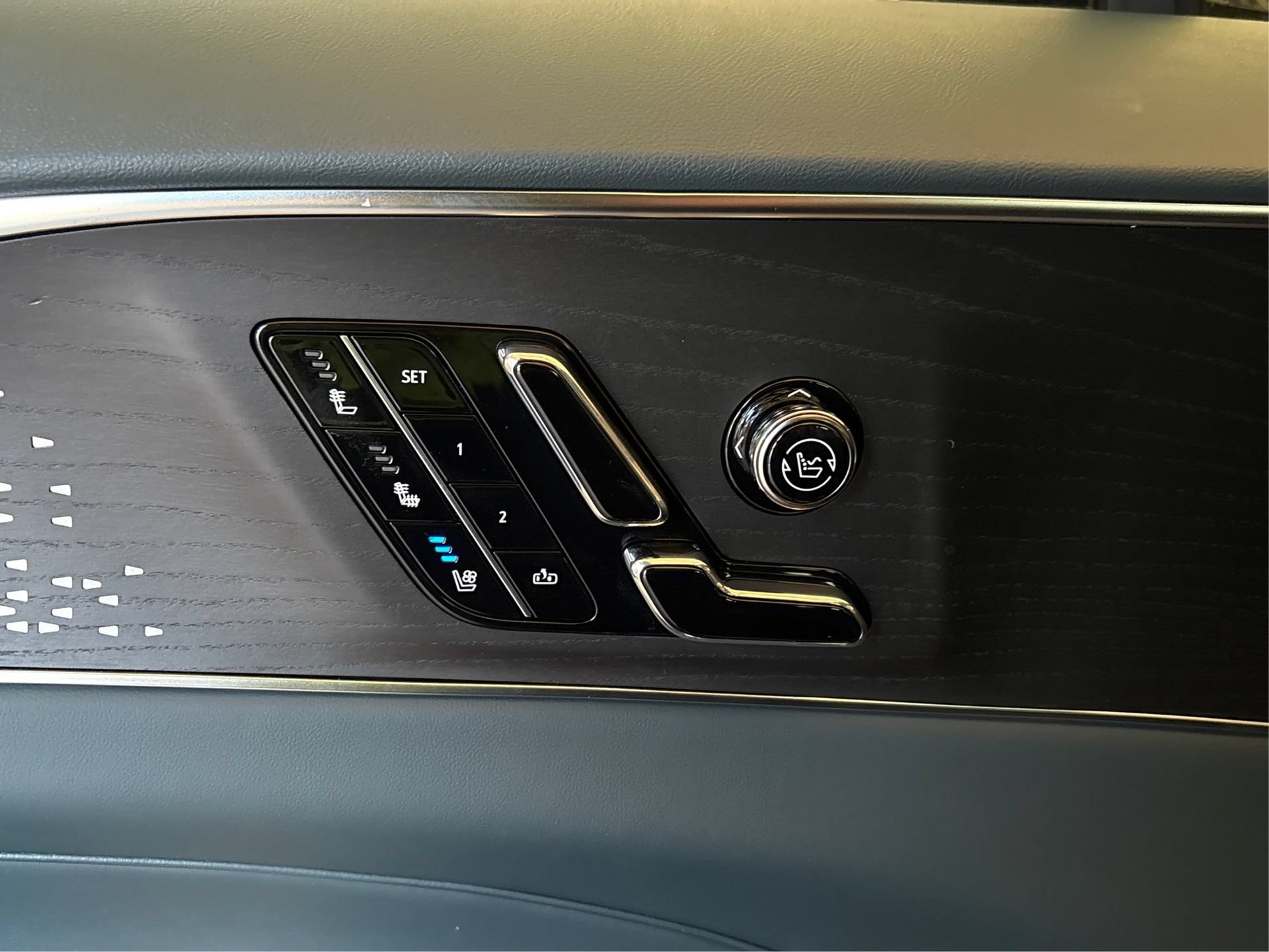 New 2026 Cadillac Lyriq Signature Luxury w/ Nappa Leather Package RWD image 30