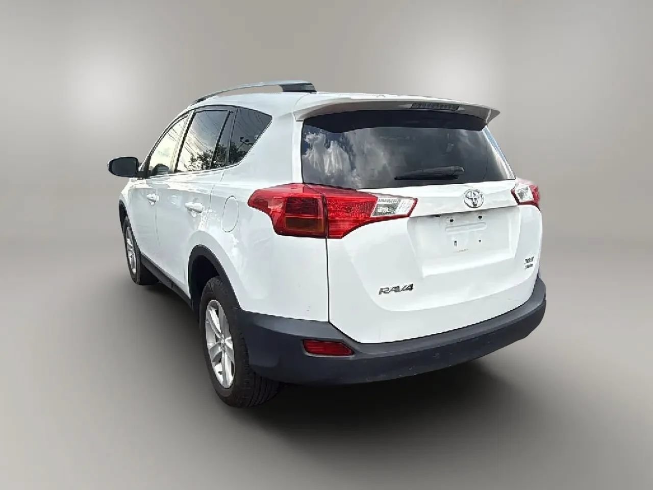 Used 2013 Toyota RAV4 XLE AWD/4WD image 3