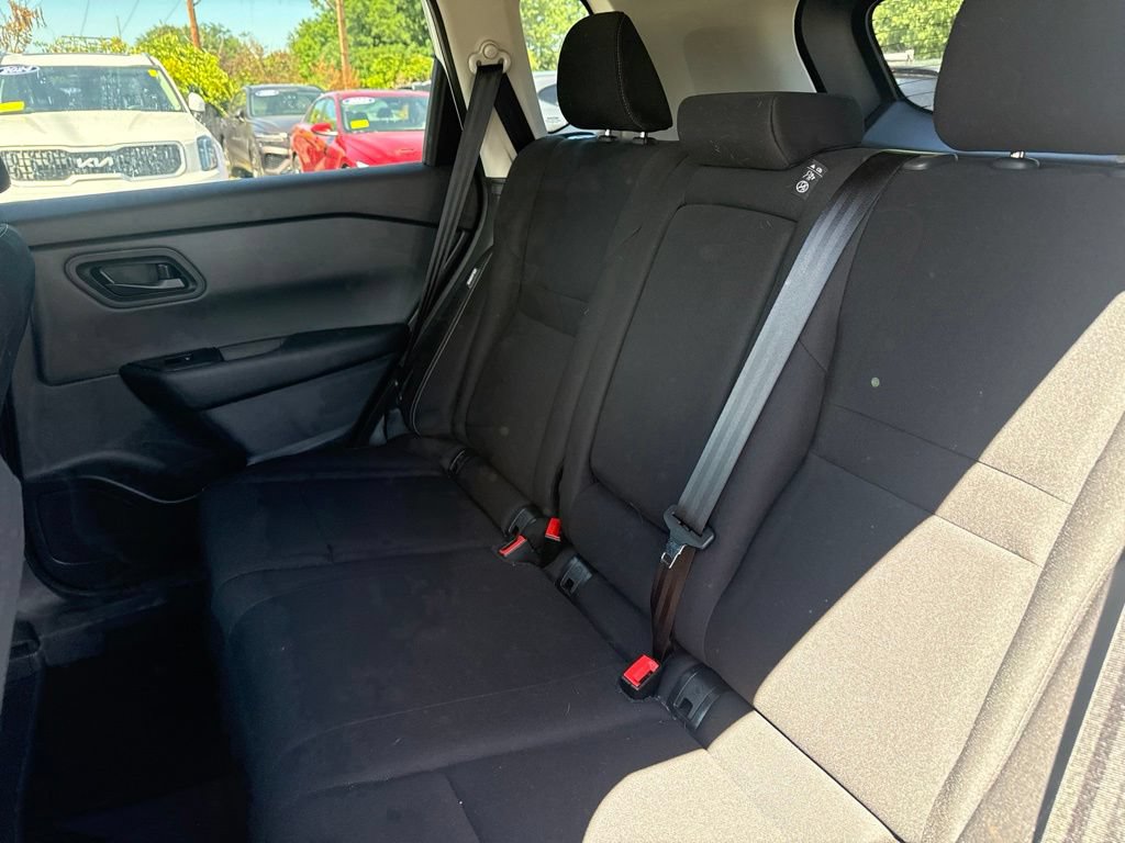 Used 2025 Nissan Rogue S AWD/4WD image 16