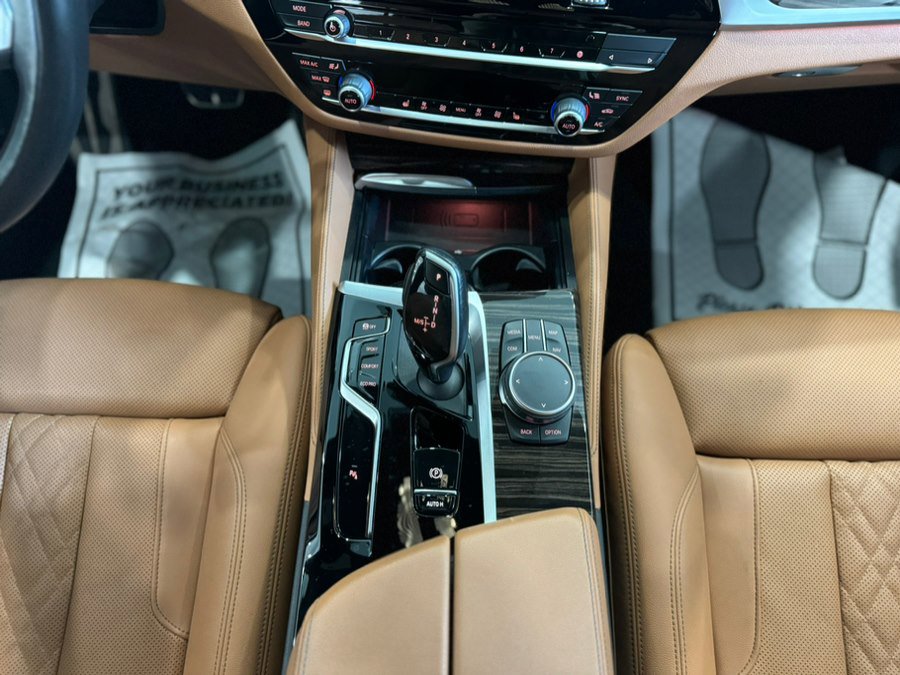 Used 2023 BMW 530i w/ M Sport Package RWD image 28