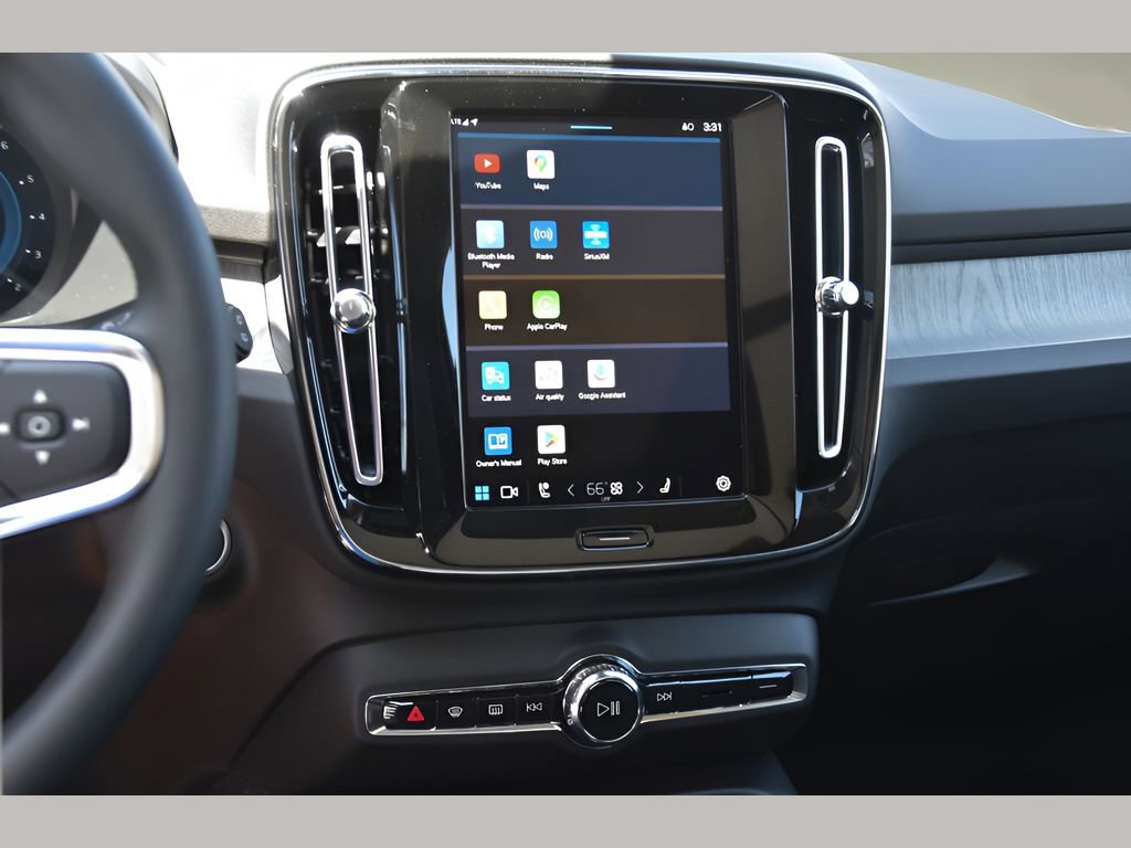 Certified 2025 Volvo XC40 B5 Ultra w/ Protection Package Premier image 18