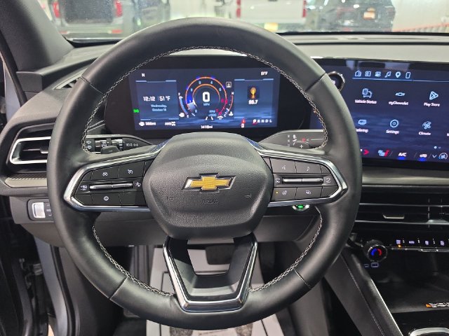 Used 2026 Chevrolet Traverse LT w/ Driver Confidence Package AWD/4WD image 18