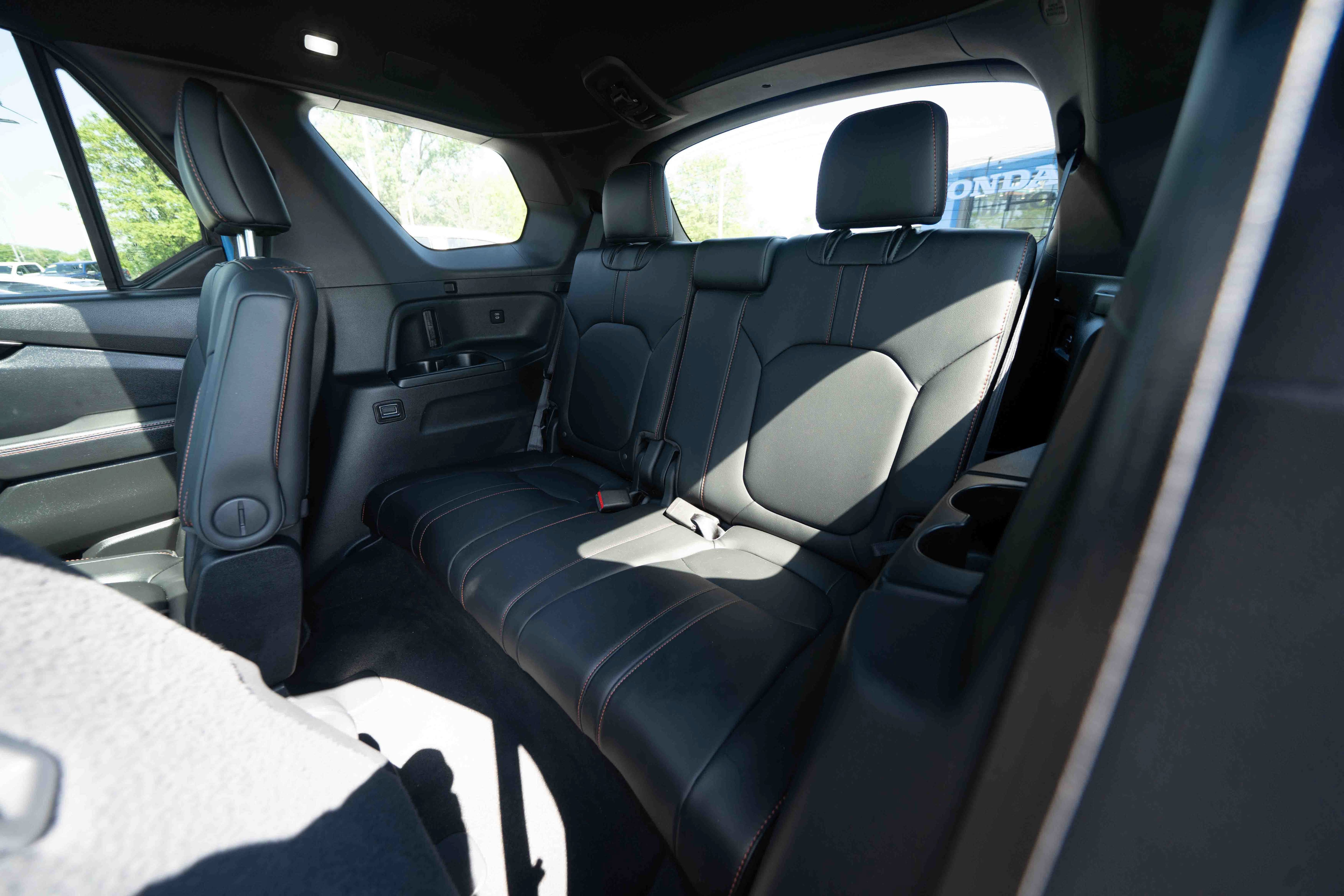 Certified 2025 Honda Pilot TrailSport image 24