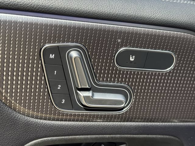 Used 2021 Mercedes-Benz GLB 250 image 26